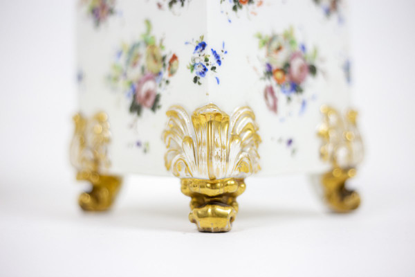Pair Of Paris Porcelain Covered Pots, 19th Century - LS3142301