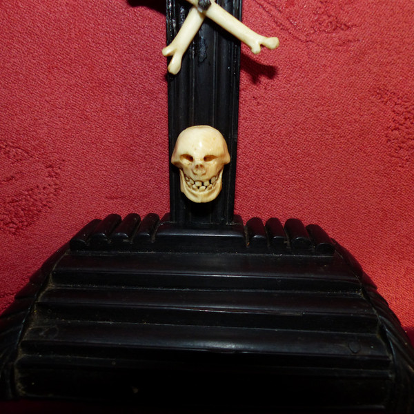 Crucifix avec croix en ébène et beau Christ sculpté 19ème