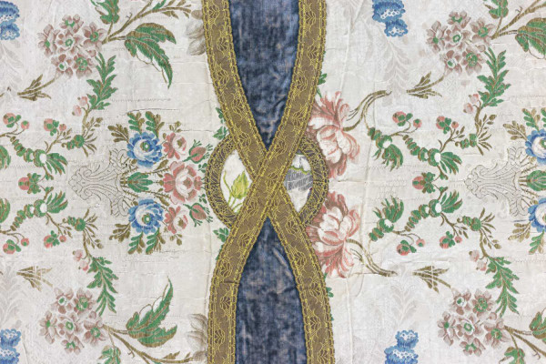 Chemin De Table En Soie Brodée, XIXe Siècle - Op297301