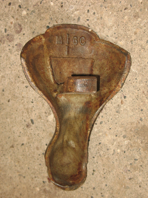 Set of 4 cast iron bathtub clogs, 19th century, perfect condition