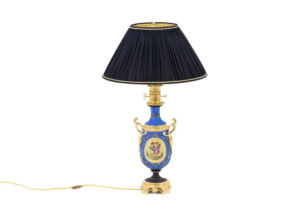 Coppia Di Lampade In Porcellana Stile Neoclassico, Periodo Napoleone III - LS40641431