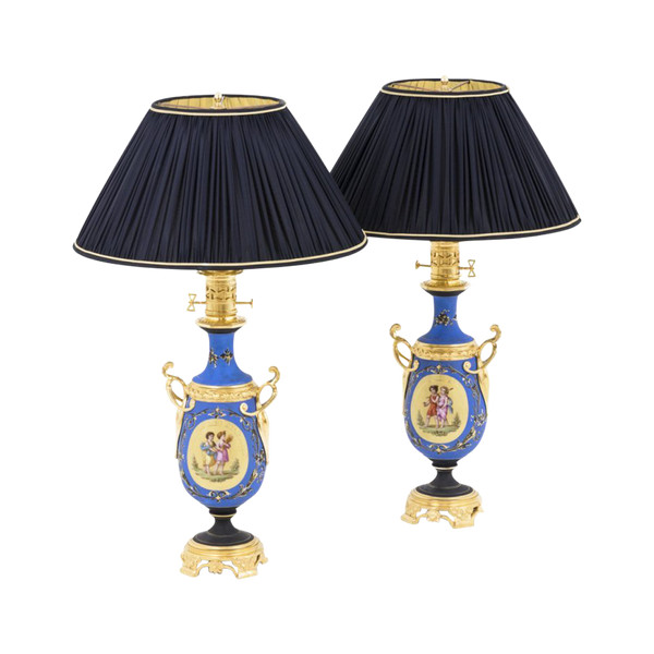 Coppia Di Lampade In Porcellana Stile Neoclassico, Periodo Napoleone III - LS40641431