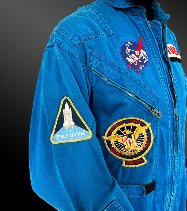 TUTA DA ASTRONAUTA DELLA NASA Precedentemente di proprietà dell'astronauta americano James F. Buchli