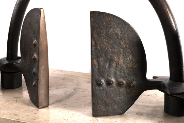Victor Roman, La porta, scultura in bronzo, 1983 - LS40784051