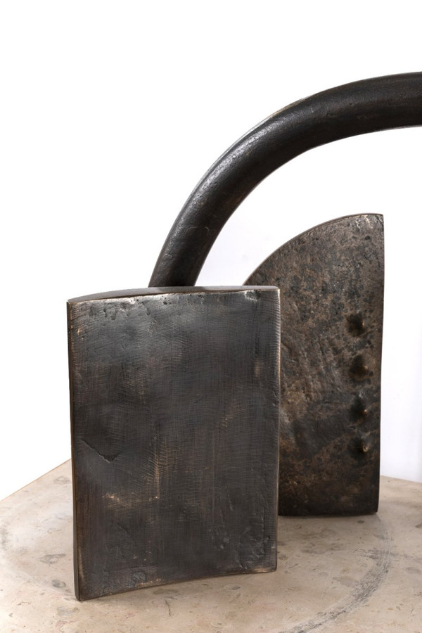 Victor Roman, La porta, scultura in bronzo, 1983 - LS40784051