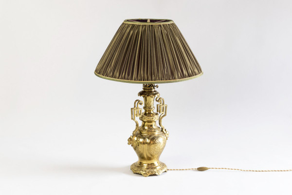 Coppia di lampade arabeggianti in ottone e bronzo dorato, XIX secolo - LS3202891