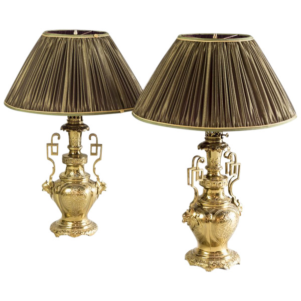 Coppia di lampade arabeggianti in ottone e bronzo dorato, XIX secolo - LS3202891