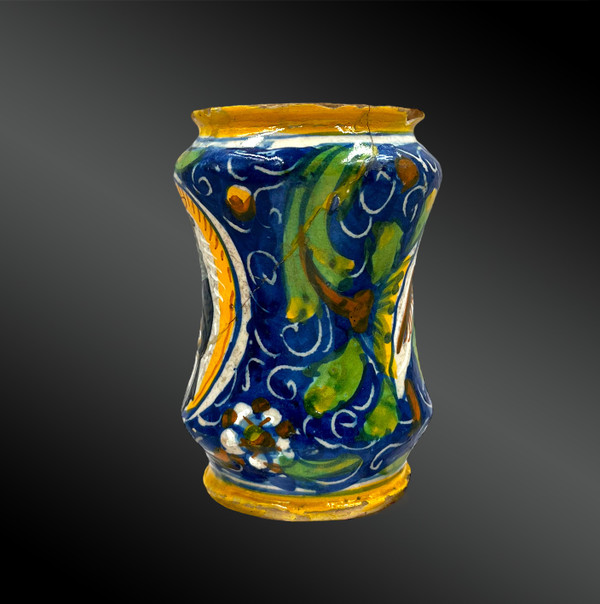 APOTHECARY POT called ALBARELLO - Caltagirone, Sicily, Italy - 17th century