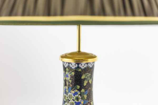 Coppia di lampade in smalto cloisonné nero e bronzo dorato, circa 1880 - LS37131001