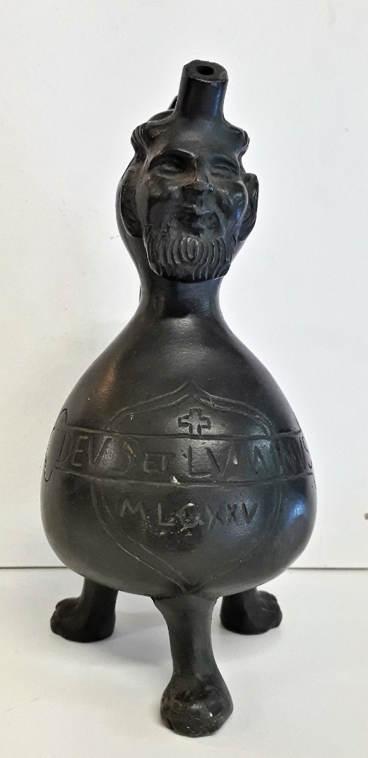 Acquasantiera o brocca in bronzo