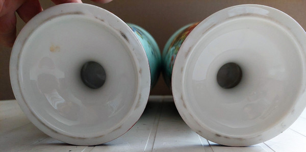 Pair of Napoleon 3 vases in porcelain with basket and butterfly decor, height 33 cm