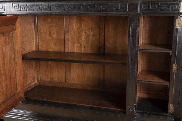 Grand Meuble D’appui Chinoisant En Bois Laqué Noir, Rouge Et Or, Vers 1880 - LS37661501
