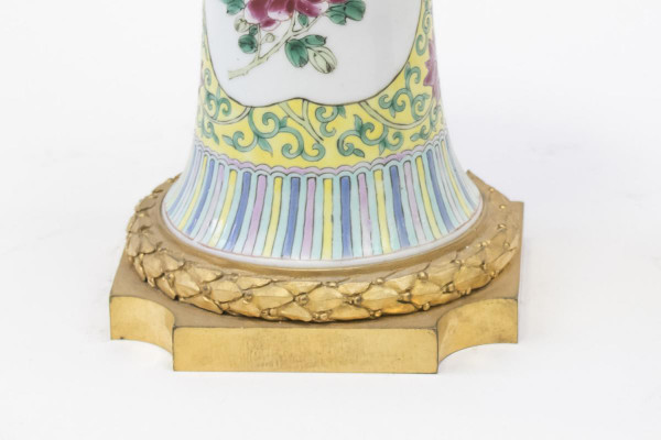 Coppia di vasi in porcellana di corno della famiglia Pink, fine XIX secolo - LS3567381