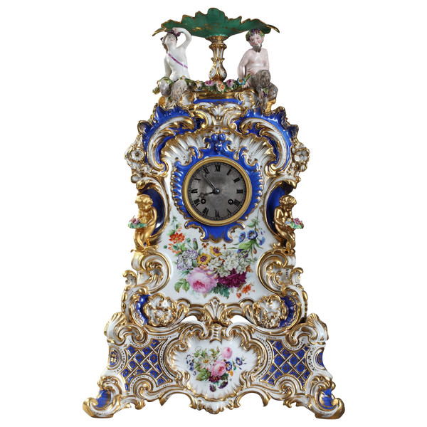 Rocaille Porcelain Clock In The Taste Of Jacob Petit (1796-1865), 19th Century