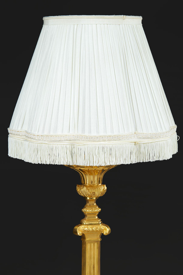 Pair Of Gilded Bronze Candlesticks With Medallion Decoration And Lampshade, 19th Century 
