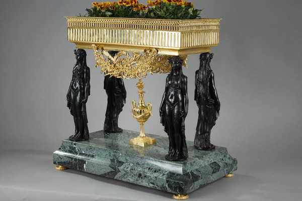 Jardinière de table à cariatides en bronze et marbre vert de mer, style Empire, XIXe siècle