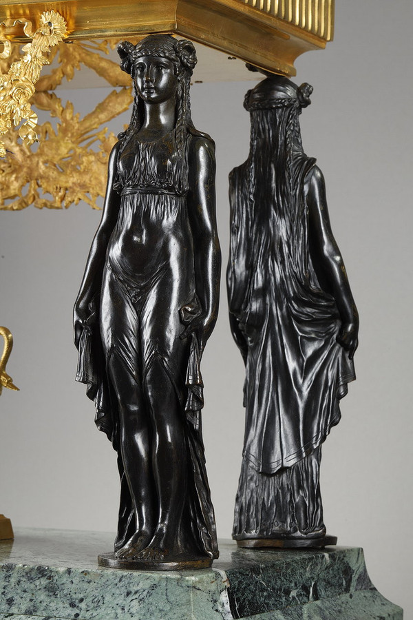 Jardinière de table à cariatides en bronze et marbre vert de mer, style Empire, XIXe siècle