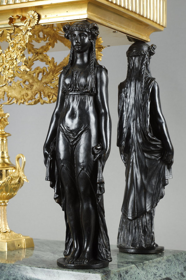 Jardinière de table à cariatides en bronze et marbre vert de mer, style Empire, XIXe siècle