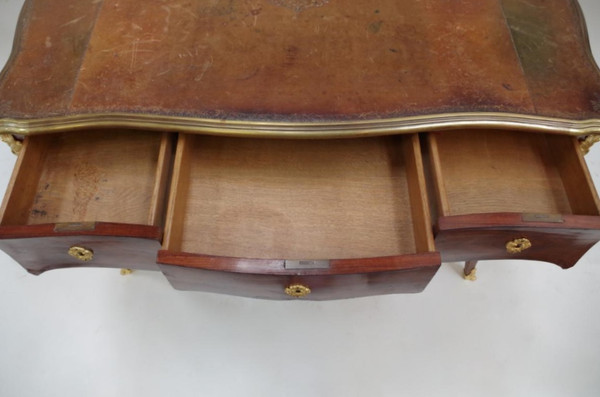 Piccola scrivania piatta in stile Luigi XV con intarsi in kingwood, circa 1880 - LS34421601