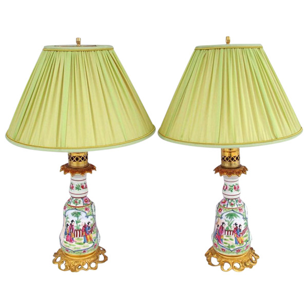 Coppia Di Piccole Lampade In Porcellana Di Bayeux Alla Maniera Di Canton, Fine XIX Secolo - LS2708661