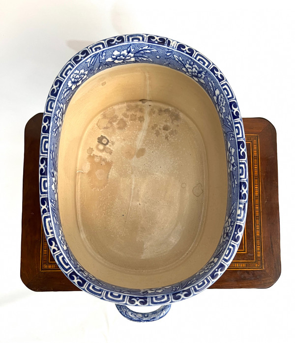 Grand Bassin / Planter / Centerpiece in earthenware from Minton XIXth