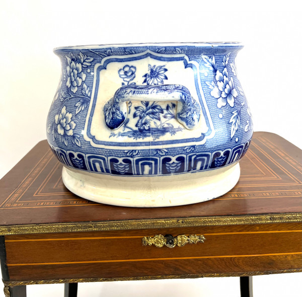 Grand Bassin / Planter / Centerpiece in earthenware from Minton XIXth