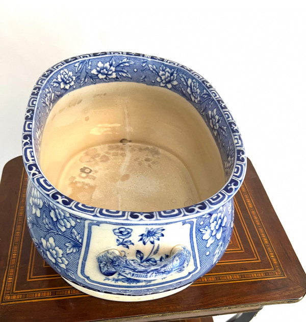 Grand Bassin / Planter / Centerpiece in earthenware from Minton XIXth