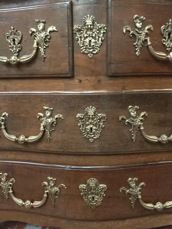 Commode Provinciale En Noyer Massif XVIII Siècle