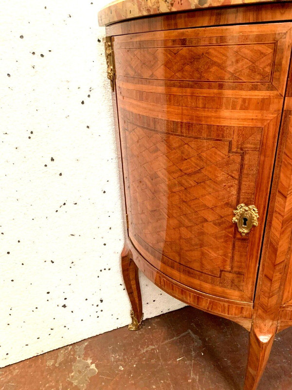 Commode En Demi Lune De Style Louis XVI Marqueterie A Fond De Cube XX Siècle