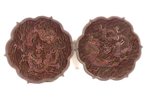 Paire Plats Laque Cinabre Chine Dragons Perle Signature Qianlong XIXème