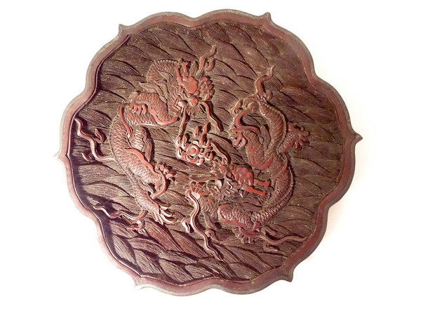 Paire Plats Laque Cinabre Chine Dragons Perle Signature Qianlong XIXème