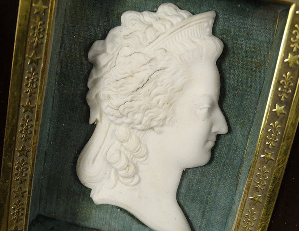 Ritratto profilo busto di biscuit Regina Maria Antonietta Miniatura Inizio XIX secolo