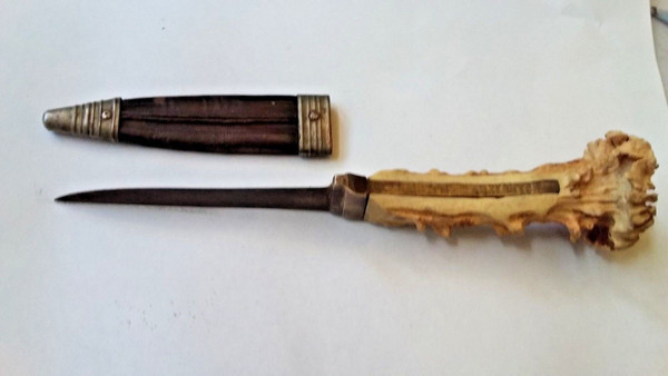 Fixed blade hunting knife, late 19th century