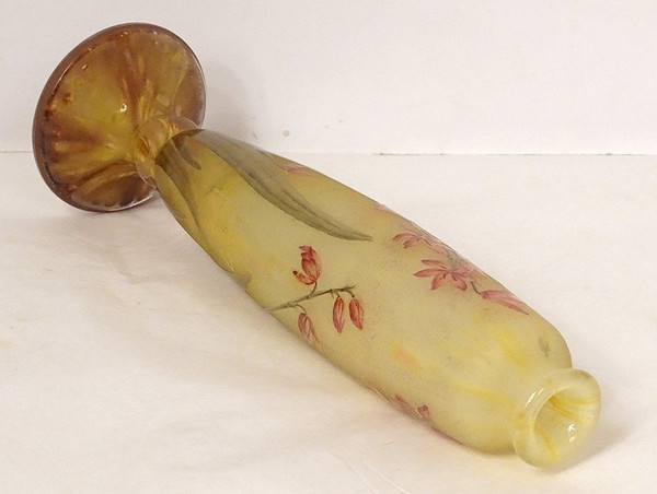 Vase Piedouche Pâte de Verre Daum Nancy Fleurs Lys Lis Art Nouveau 19th century