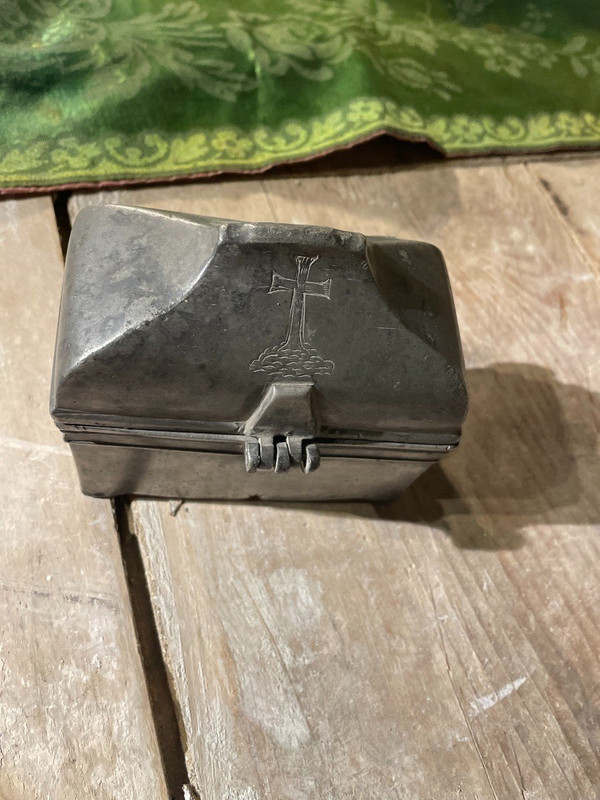 Coffret En étain Aux Saintes Huiles De 1691