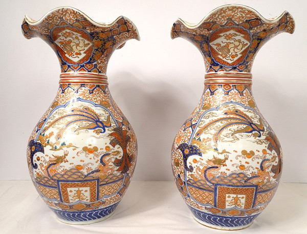 Coppia di grandi vasi di porcellana Imari Giappone Drago Fenice Doratura XIX secolo