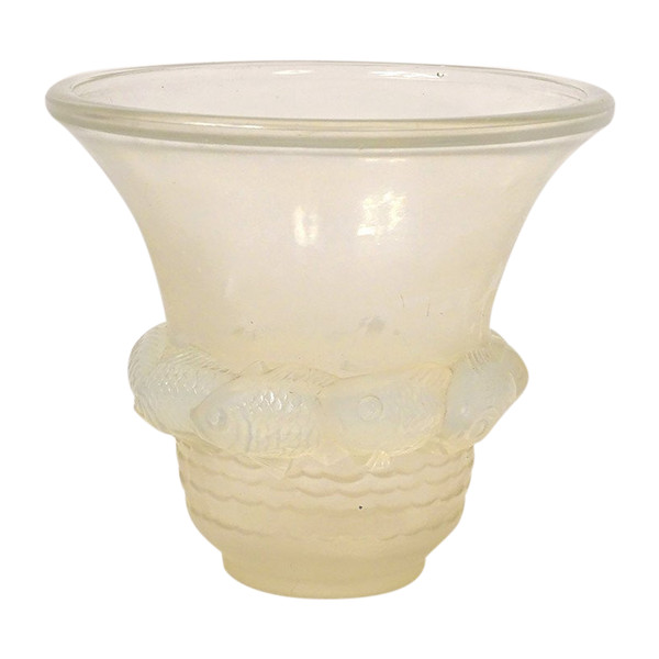 Vase Gegossenes Opalglas René Lalique Modell Piriac Fische 20. Jhd.
