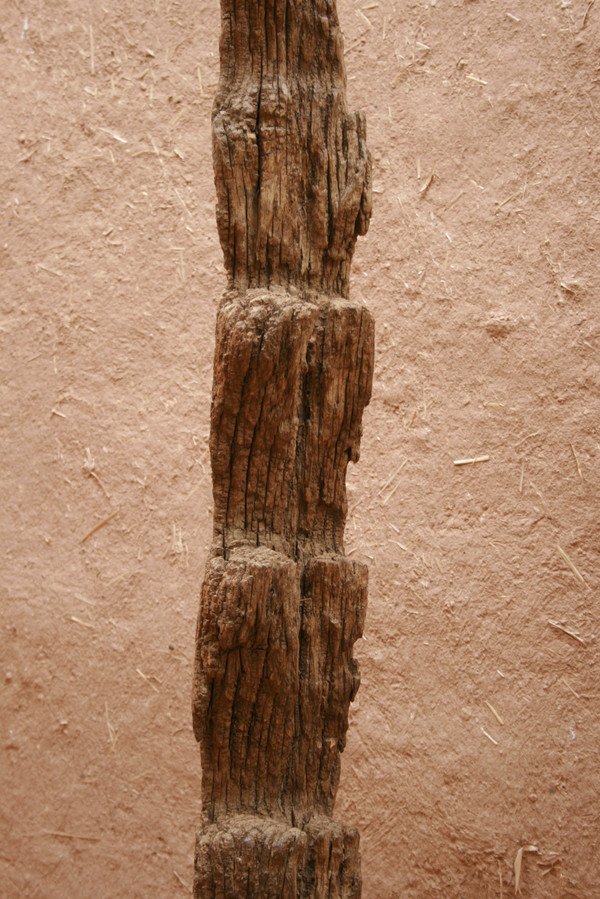 Scaletta in legno molto antica proveniente da granai africani