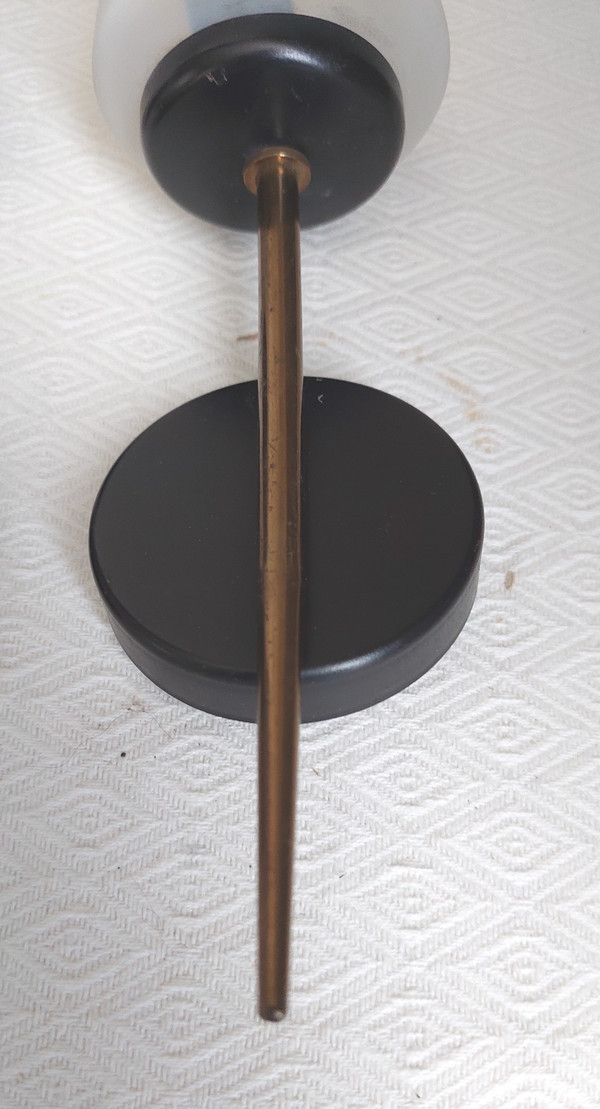 Drei Lunel- oder Arlus-Wandleuchter aus weißem Rauchglas und schwarz lackiertem Messing, 1960er Jahre