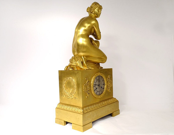 Large Bronze Pendulum Crouching Venus Coysevox Devaulx Nineteenth Restoration