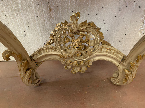 Louis XV Style Carved Console In Painted And Gilded Wood XX Century