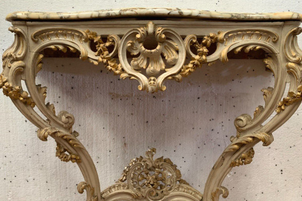Louis XV Style Carved Console In Painted And Gilded Wood XX Century