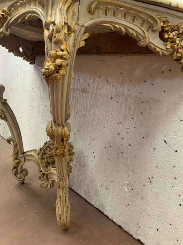 Louis XV Style Carved Console In Painted And Gilded Wood XX Century