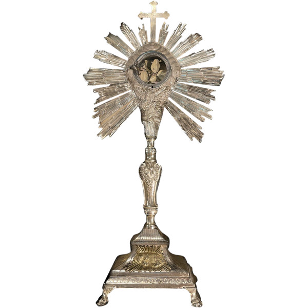 XIX ostensorio in argento sbalzato