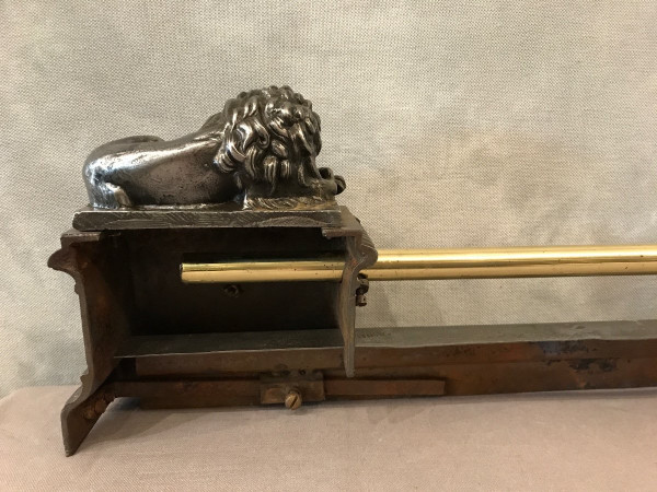 Fireplace bar, fireplace bar in cast iron and brass, 19th century