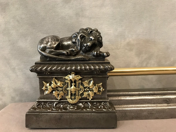 Fireplace bar, fireplace bar in cast iron and brass, 19th century
