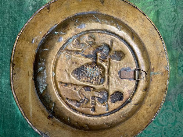 La Grappe de Canaan - Plat d'Offrandes En Laiton XVIe