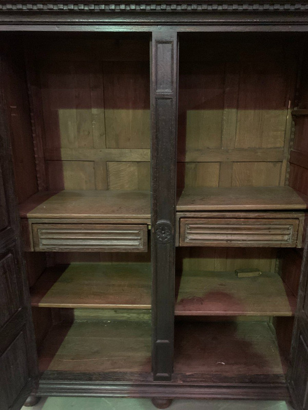 Meuble De Rangement A Trois Portes De Style Renaissance XX Siècle