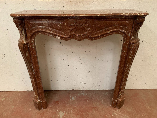 Louis XV Style Three Shell Fireplace In Royal Red Marble XIX Century