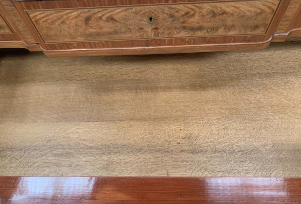 Commode With Central Projection In Amaranth Wood And Rosewood XX Century